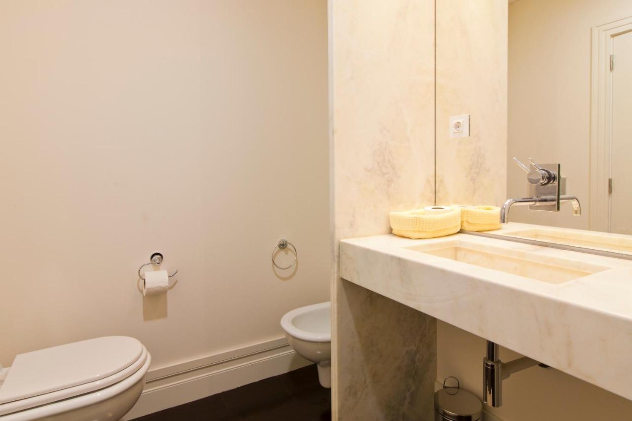 Baxia-Chiado Apartment With Incredible View Lisbona Esterno foto